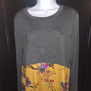 Betsey's Boutique Floral Tee Sz L